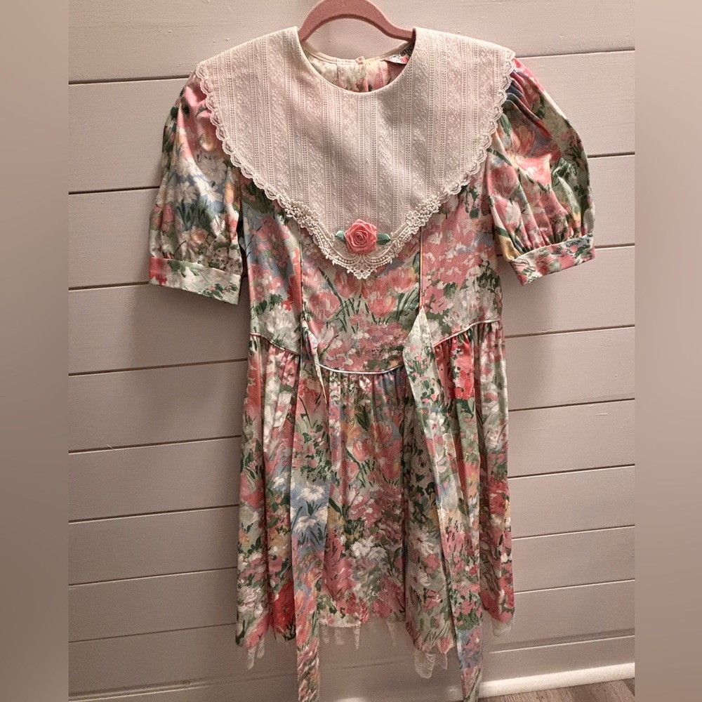 Sweet Heart Rose Floral Dress with Lace Detail